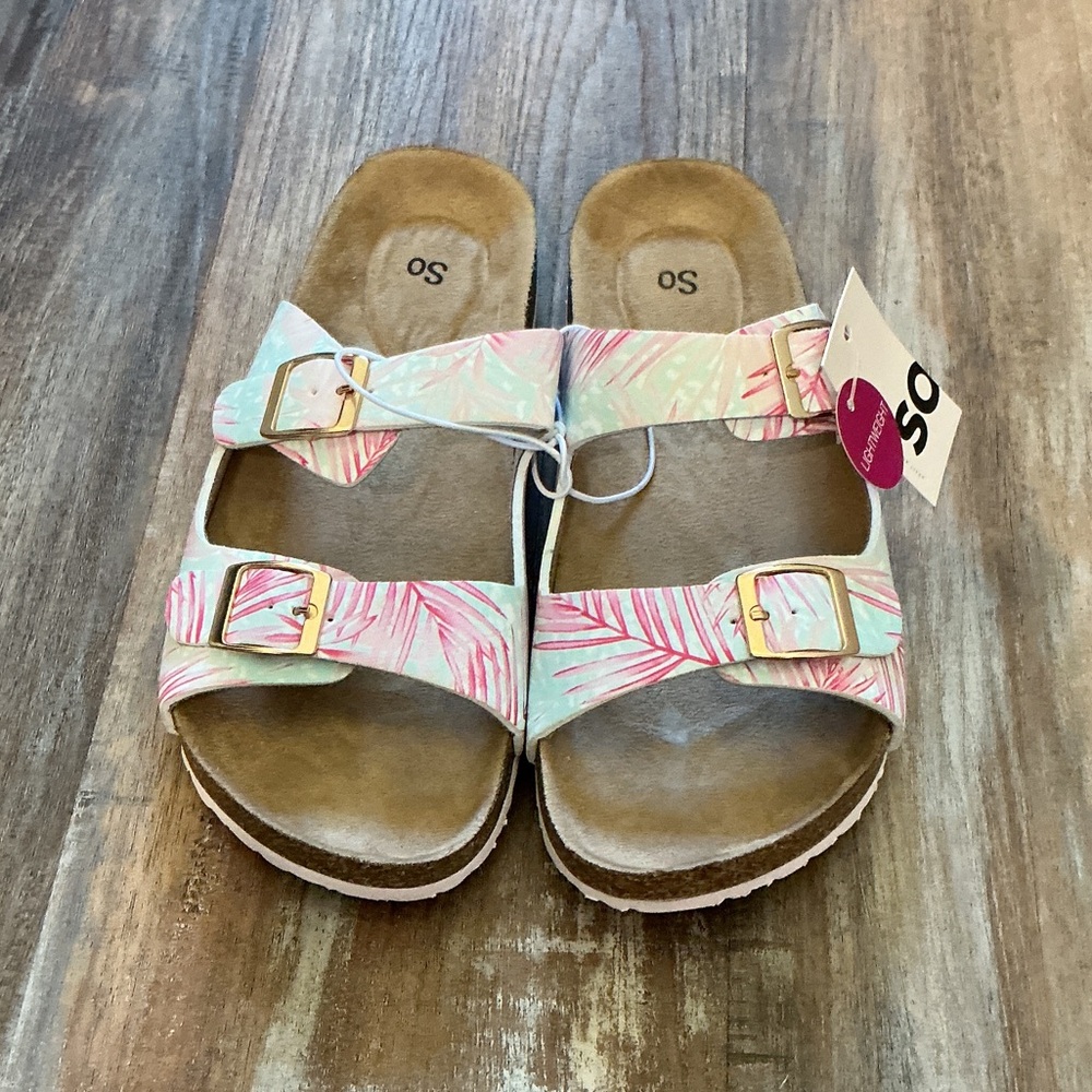 SO Tropical Leaf Print Sandals